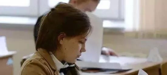高中物理的高考題都一樣嗎