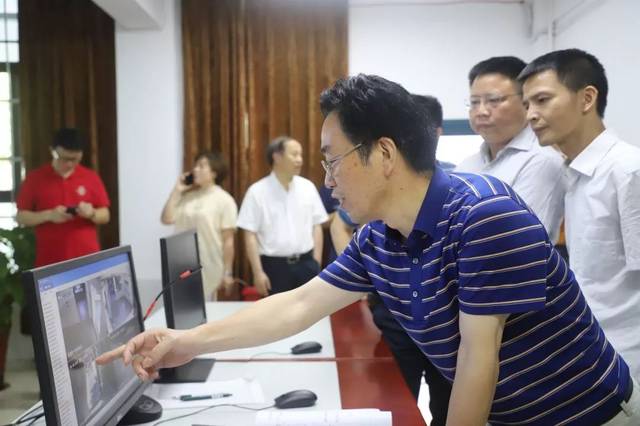南雅高中物理老師