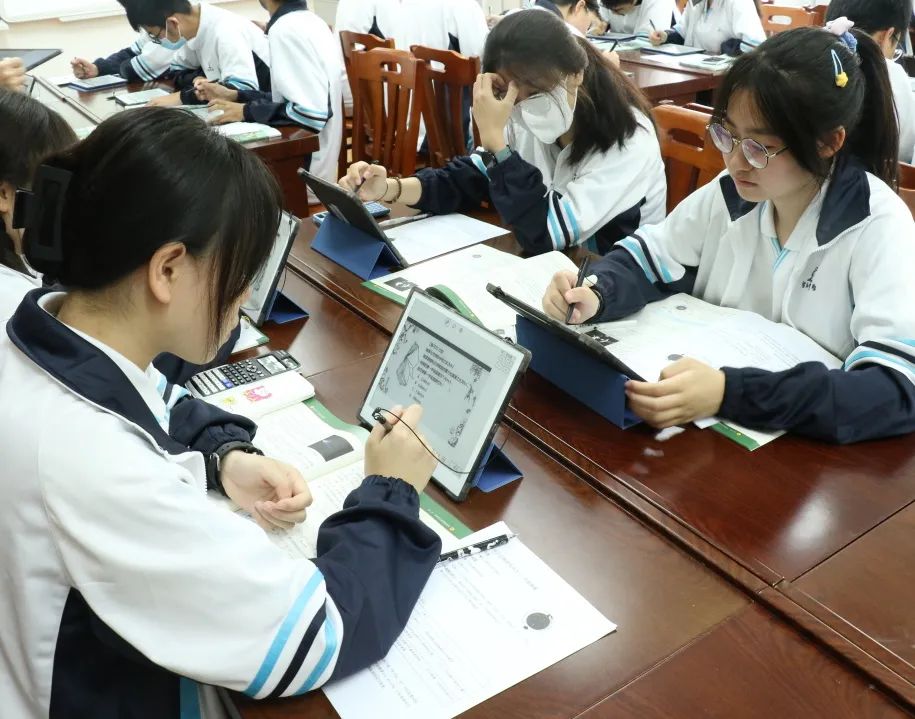 高中物理課堂教學論文