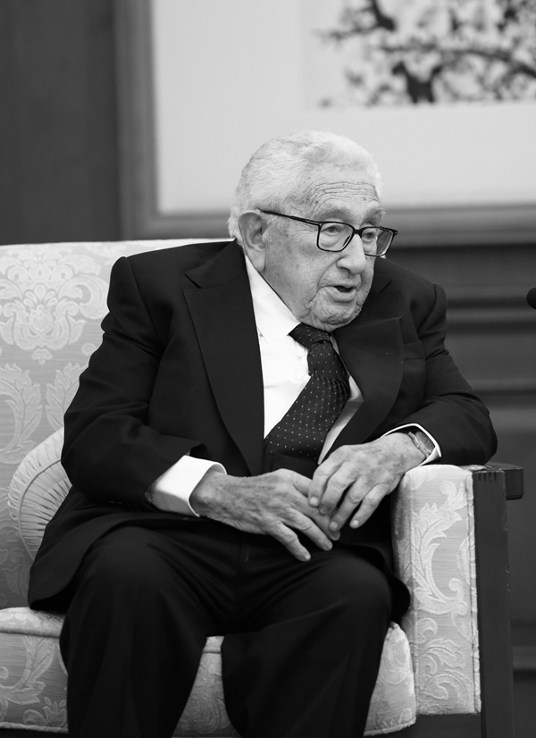 1971 年基辛格秘密訪華，為何對一位年輕女子贊不絕口？