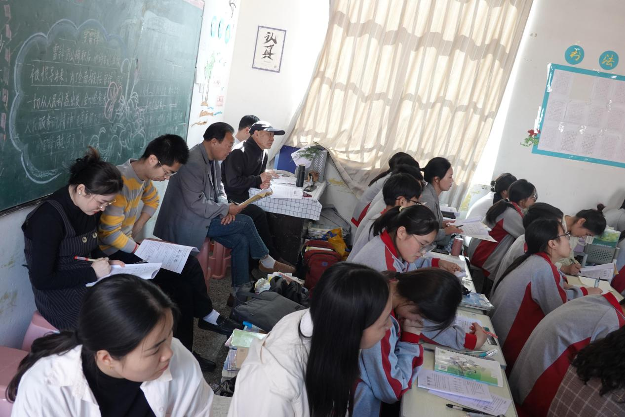 民辦初中物理老師