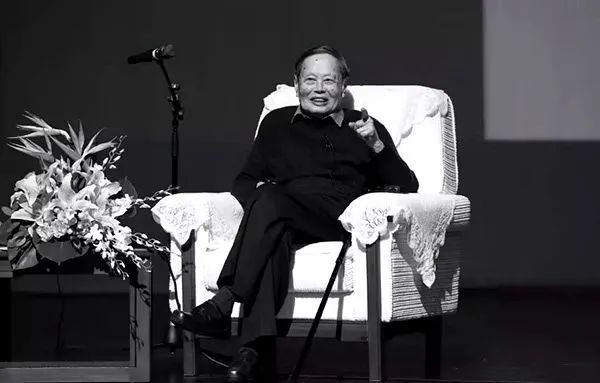 愛因斯坦物理學家演講
