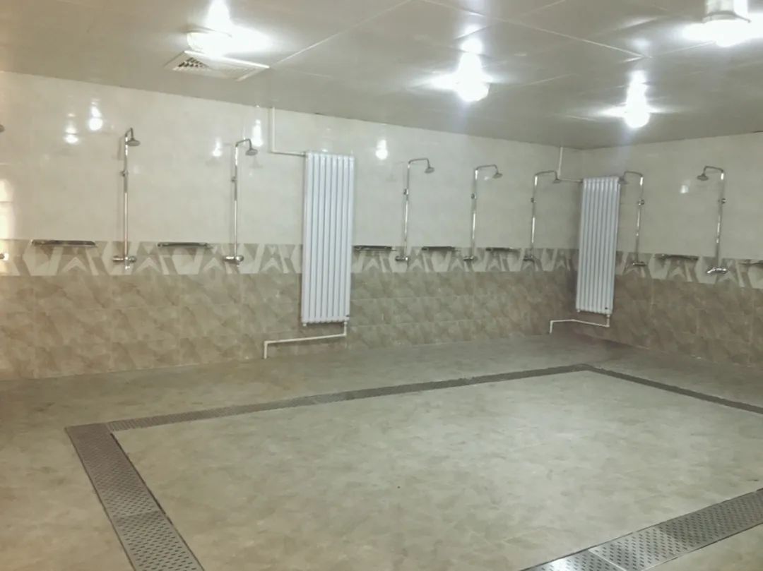 三峽藝術高中物理