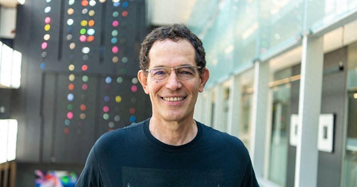 Neil Turok 訪談視頻：深入淺出的理論，絕佳的英語學習資料