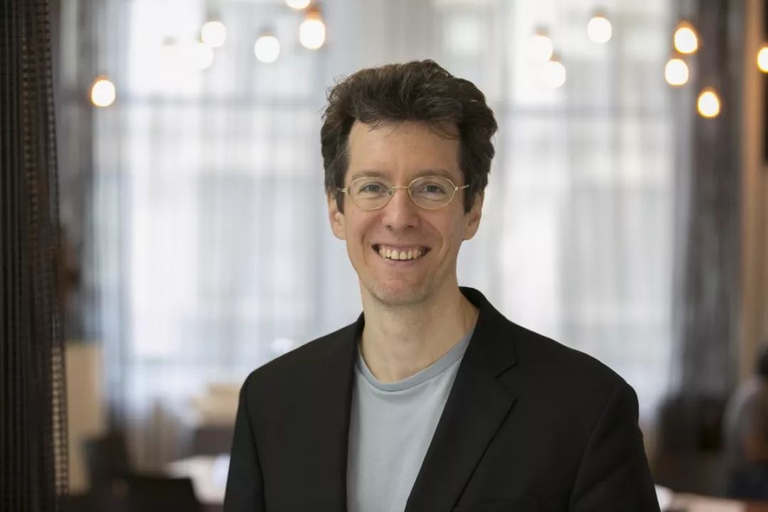 天才物理學家史蒂文·古布澤因攀巖事故遇難，年僅 47 歲