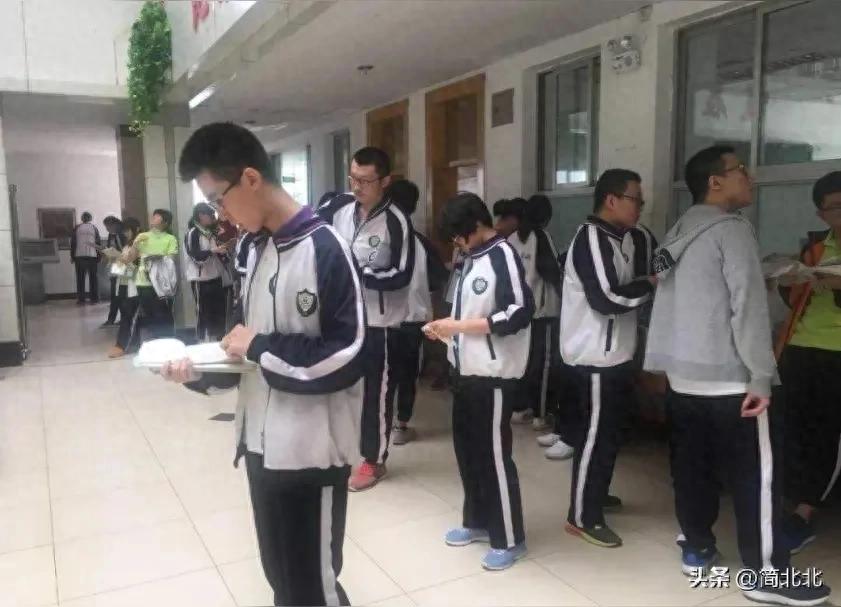 高中物理學(xué)習(xí)困境解析：從搭積木到下圍棋，你的思維升級(jí)了嗎？