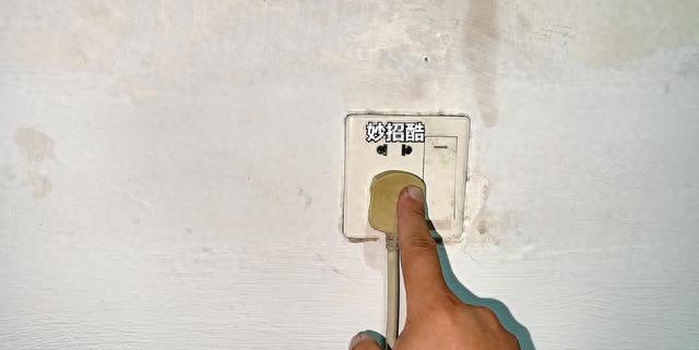 電費飆升真相：機頂盒待機年耗160度！智能插座省電攻略，一年省下一張毛爺爺